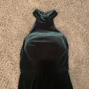 Revelry floor length velvet Tori dress. Size 2. Color: emerald. Only worn once.